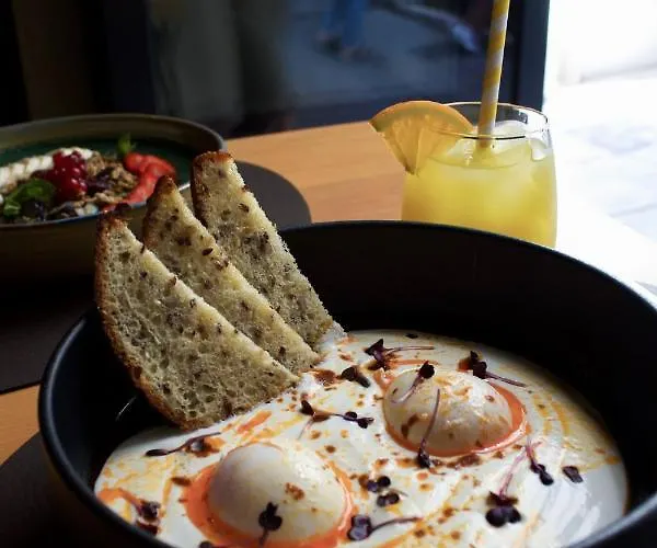 Booze & Snooze Social 斯普利特