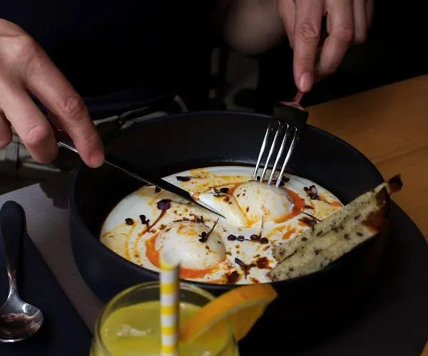 旅馆 Booze & Snooze Social *