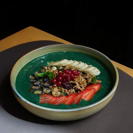 Booze & Snooze Social Hostel *