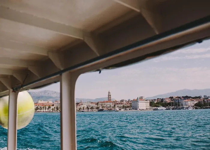 Hostel Booze&snooze Social *