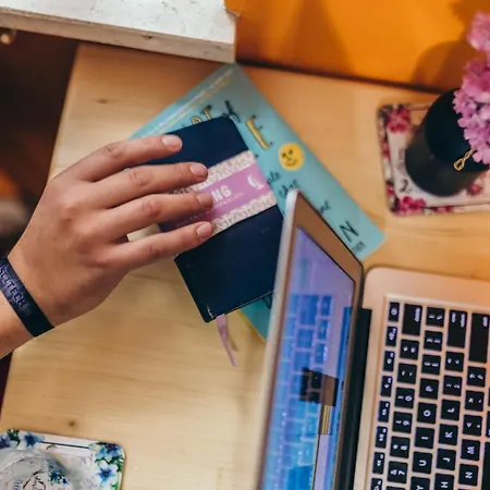 Ostello Booze & Snooze Social