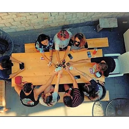Hostel Booze&snooze Social *
