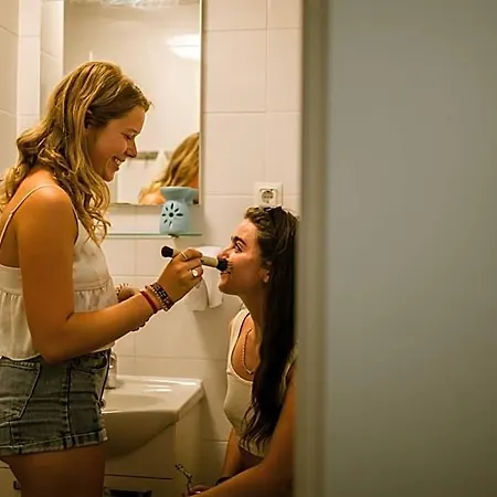 Booze&snooze Social Hostel