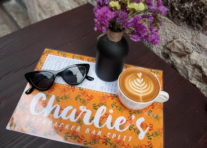 Booze & Snooze Social Spalato