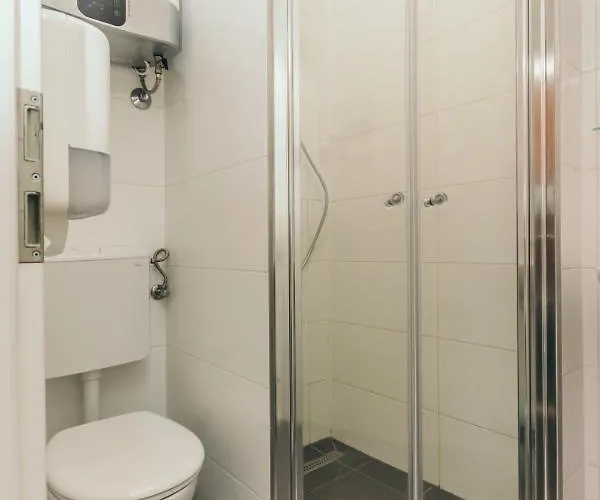 Booze & Snooze Social *